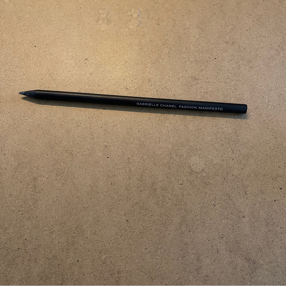 Gabrielle Chanel Fashion Manifesto pencil black